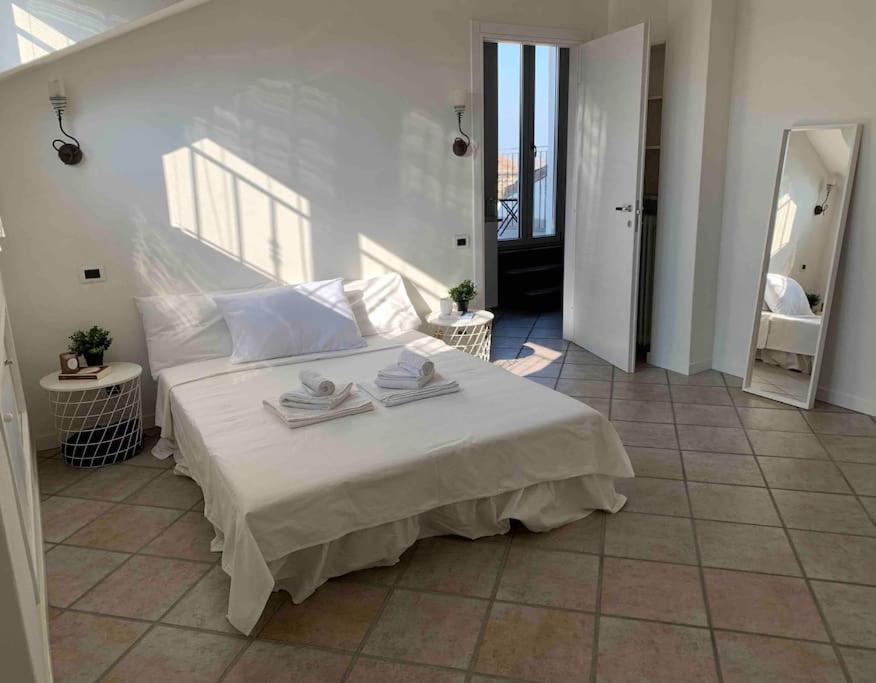 Ferienwohnung Mansarda Con Vista In Centro A Piacenza Exterior foto